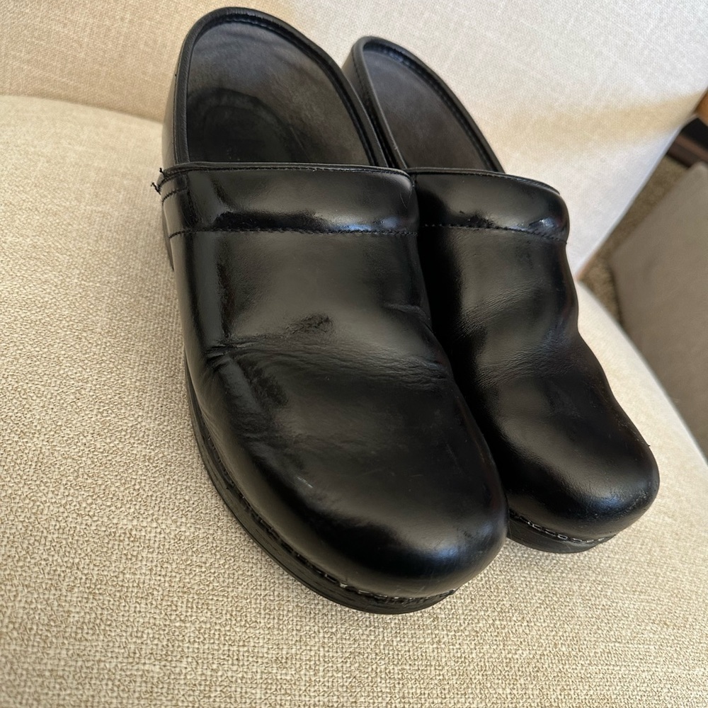 Dansko Clogs Size 41 11 Black - image 1